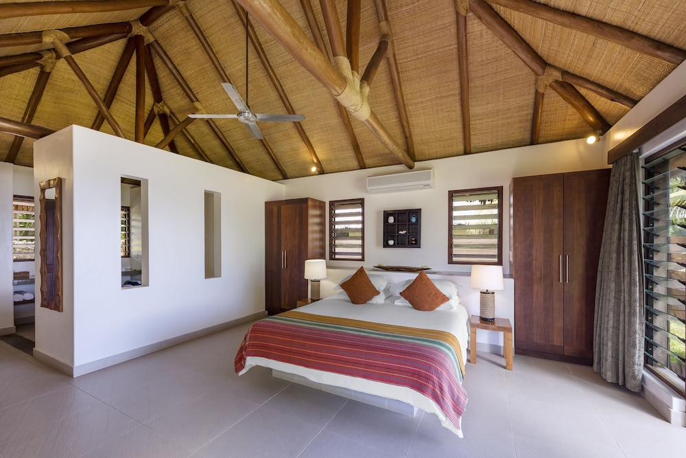 ERATAP BEACH RESORT 10/50