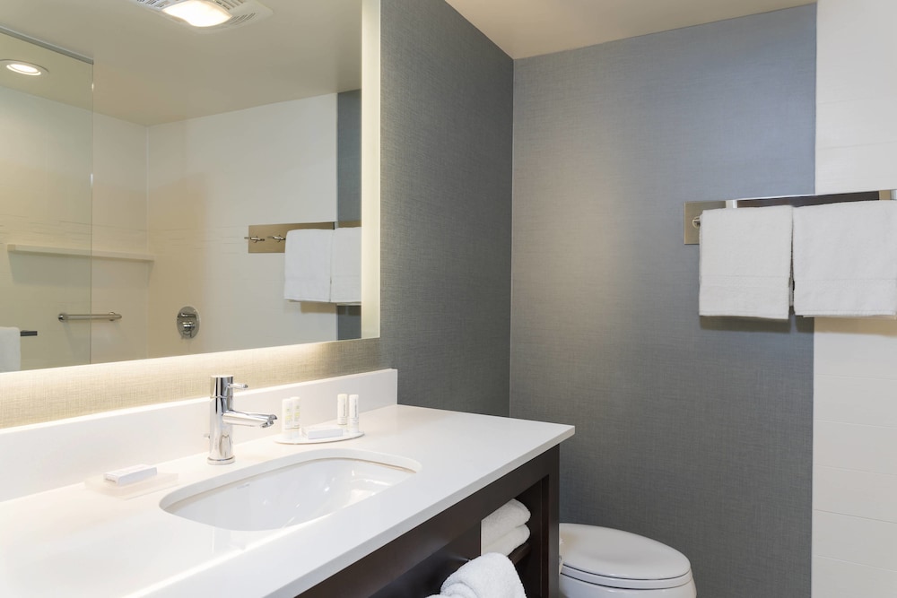 RESIDENCE INN GREEN BAY DOWNTOWN 12/58