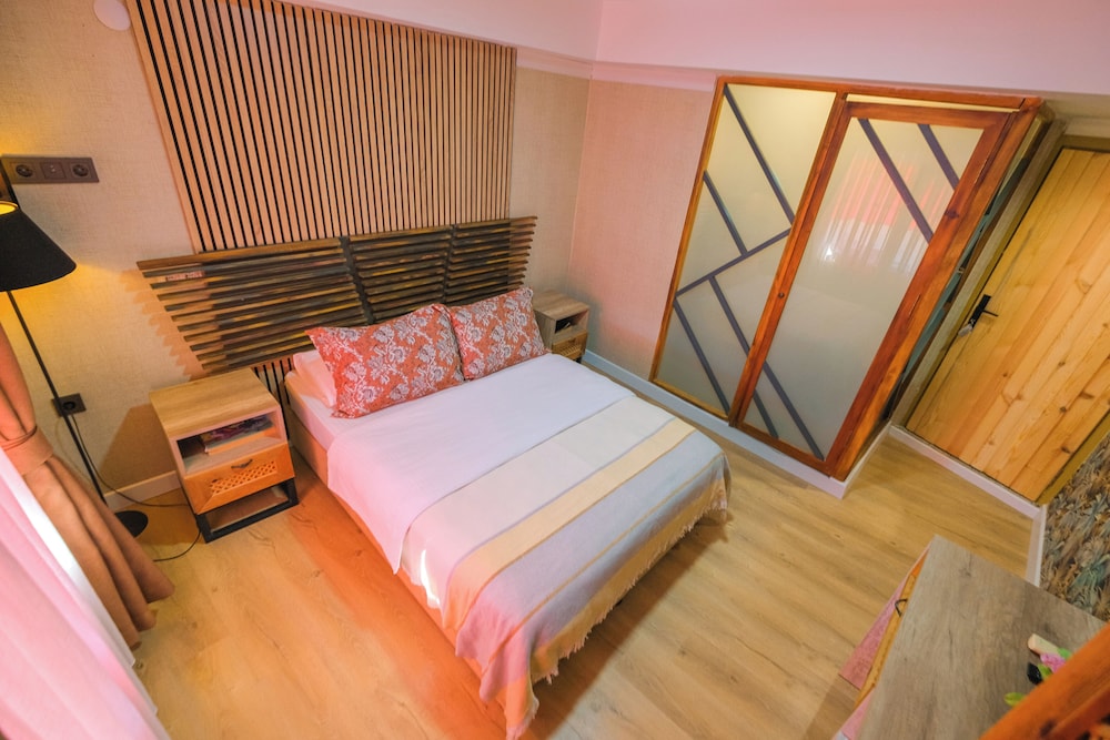 غرفة قياسية بسرير مزدوج بإطلالة على المدينة، Frau Guler Boutique Hotel 2/7