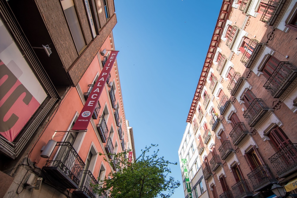 PETIT PALACE TRES CRUCES 3/63