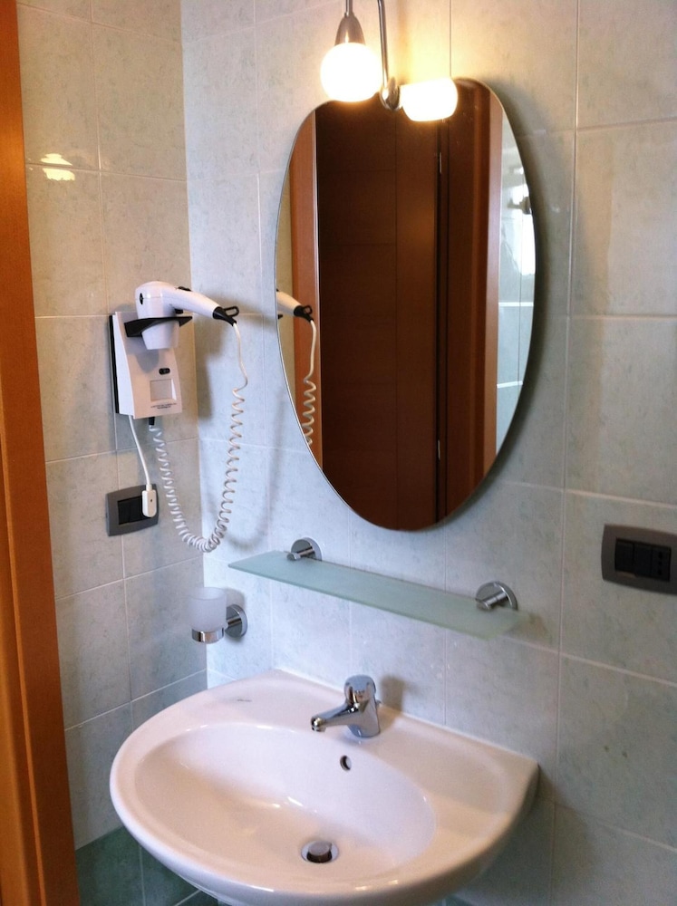 Hotel Atleti 19/50