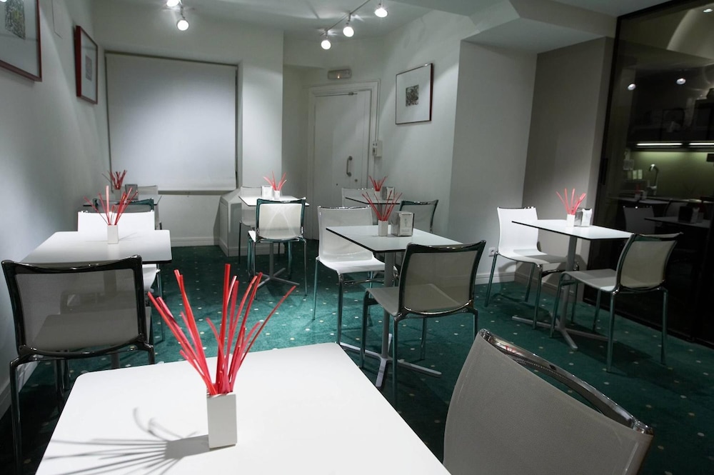 Hotel Zaragoza Plaza 43/50