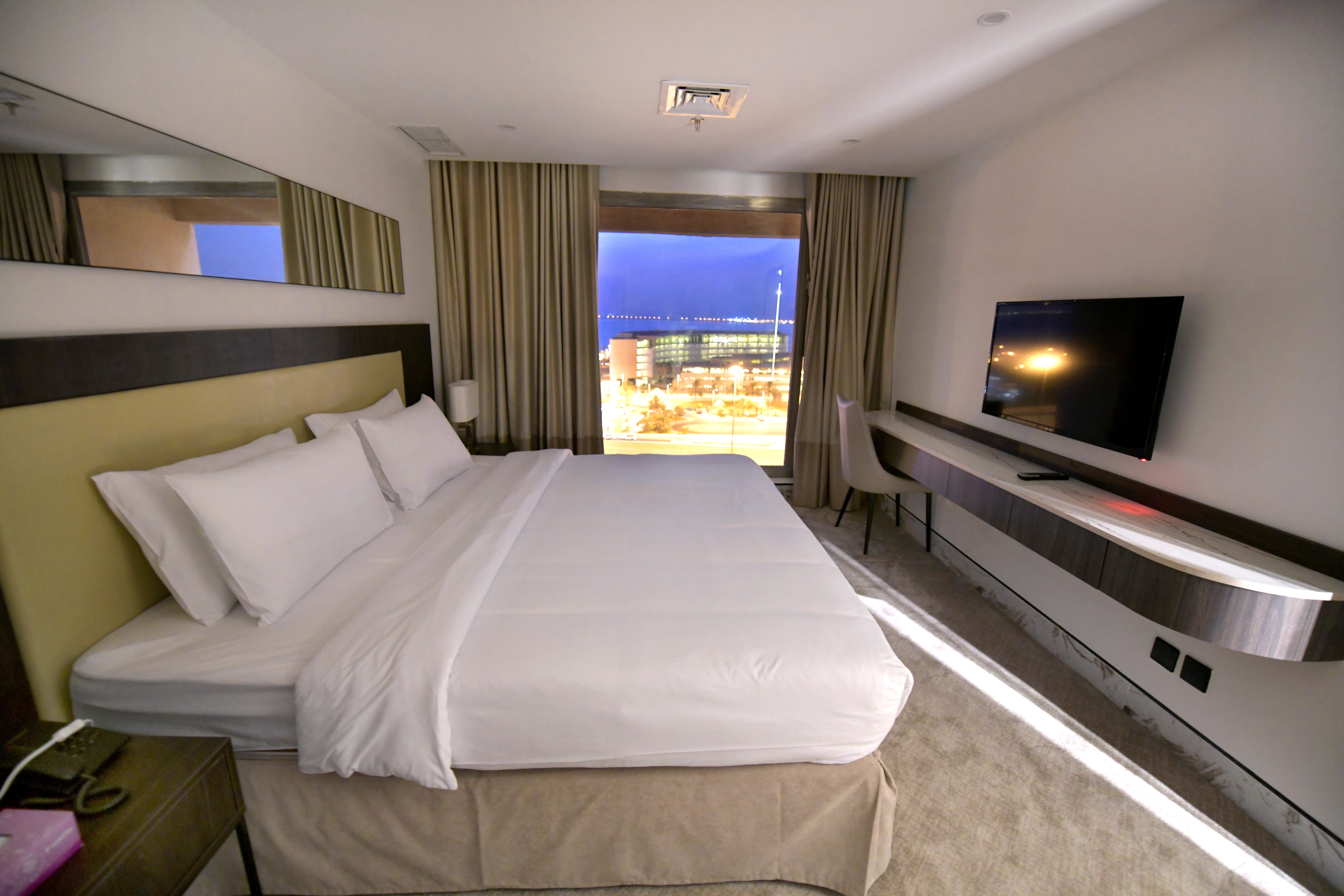SUPERIOR KING ROOM SEA VIEW
