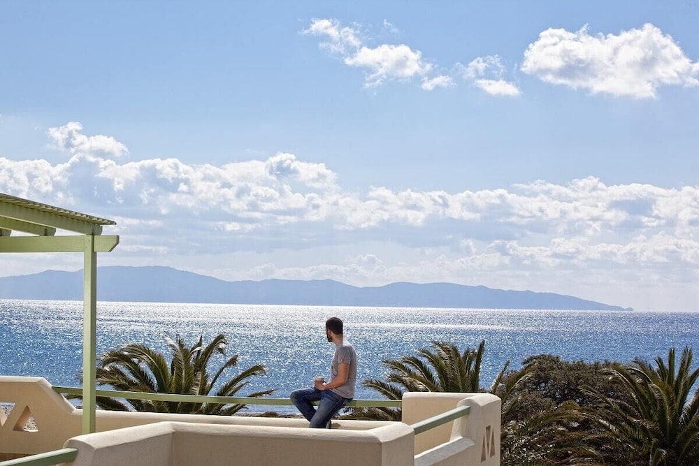 Finikas Beach Hotel 40/50
