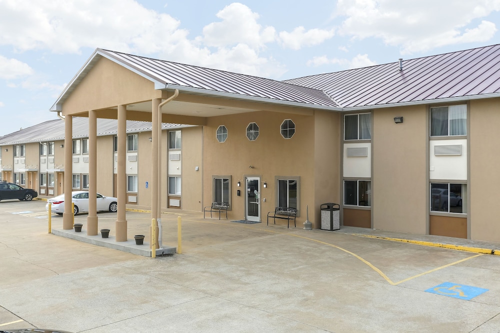 Baymont by Wyndham Bowling Green 3/36