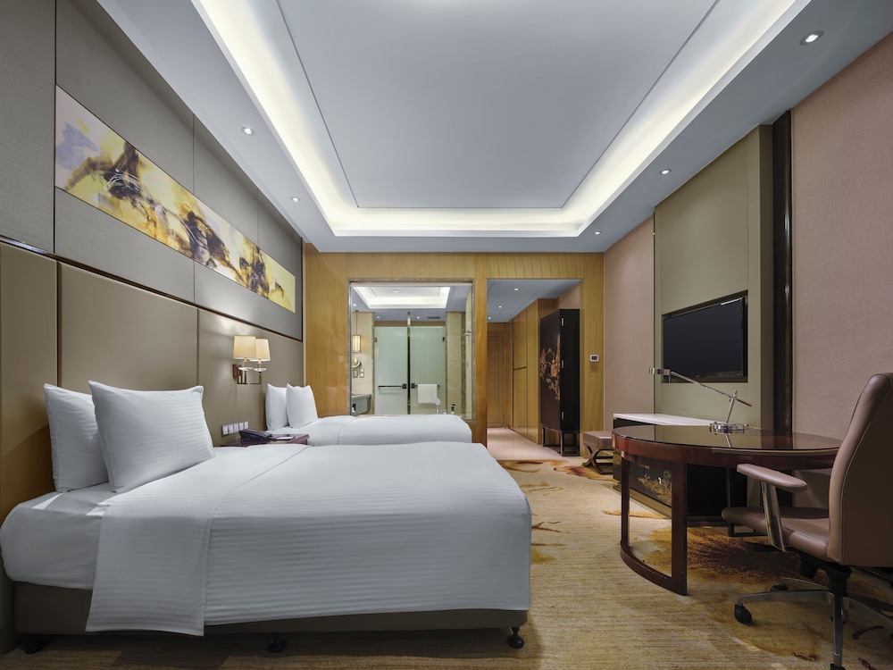 GRAND, 2 DOUBLE BEDS