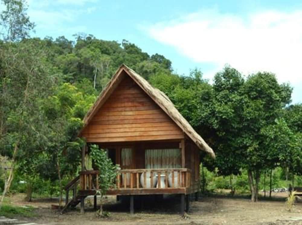 Palm Beach Bungalow Resort 7/66