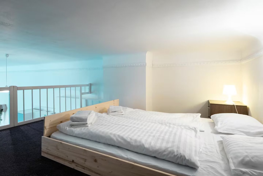 Mezzanine, 2 Bedrooms, Exclusive, Apartment, 5 Beds, Bunk Bed, Sofa، Hybernska Apartments 4/10