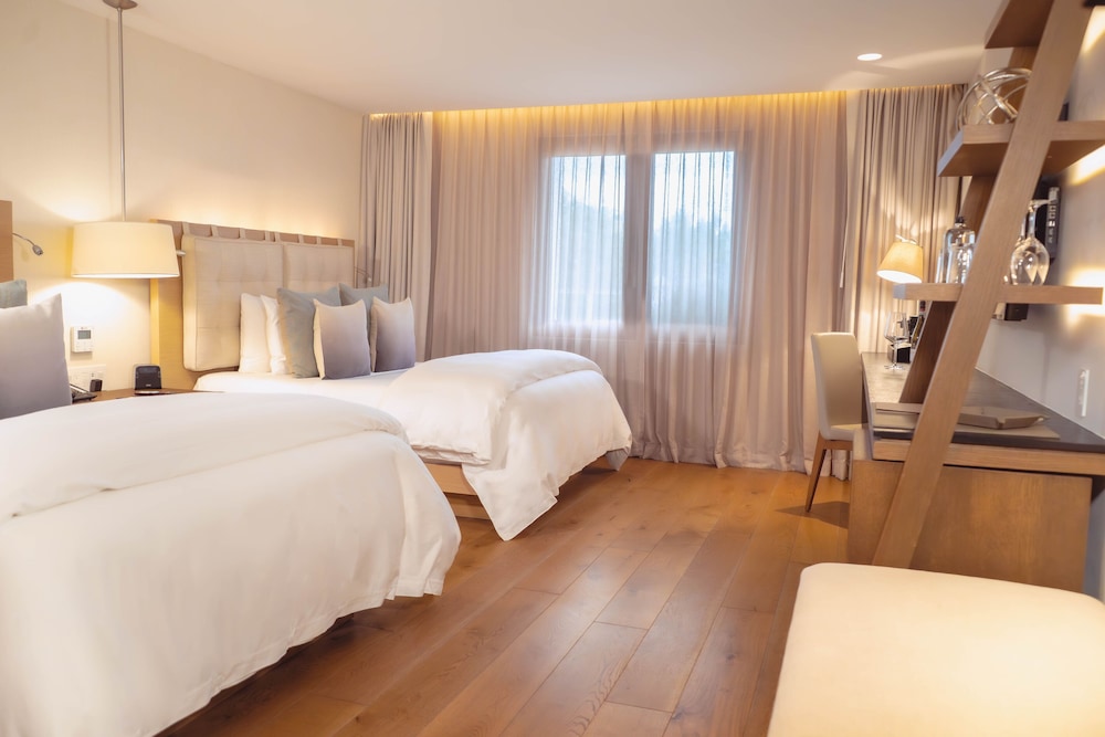 Essential, Standard, 2 Double Beds, Courtyard View