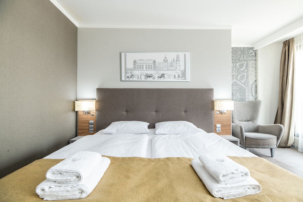 COMFORT, DOUBLE OR TWIN BED