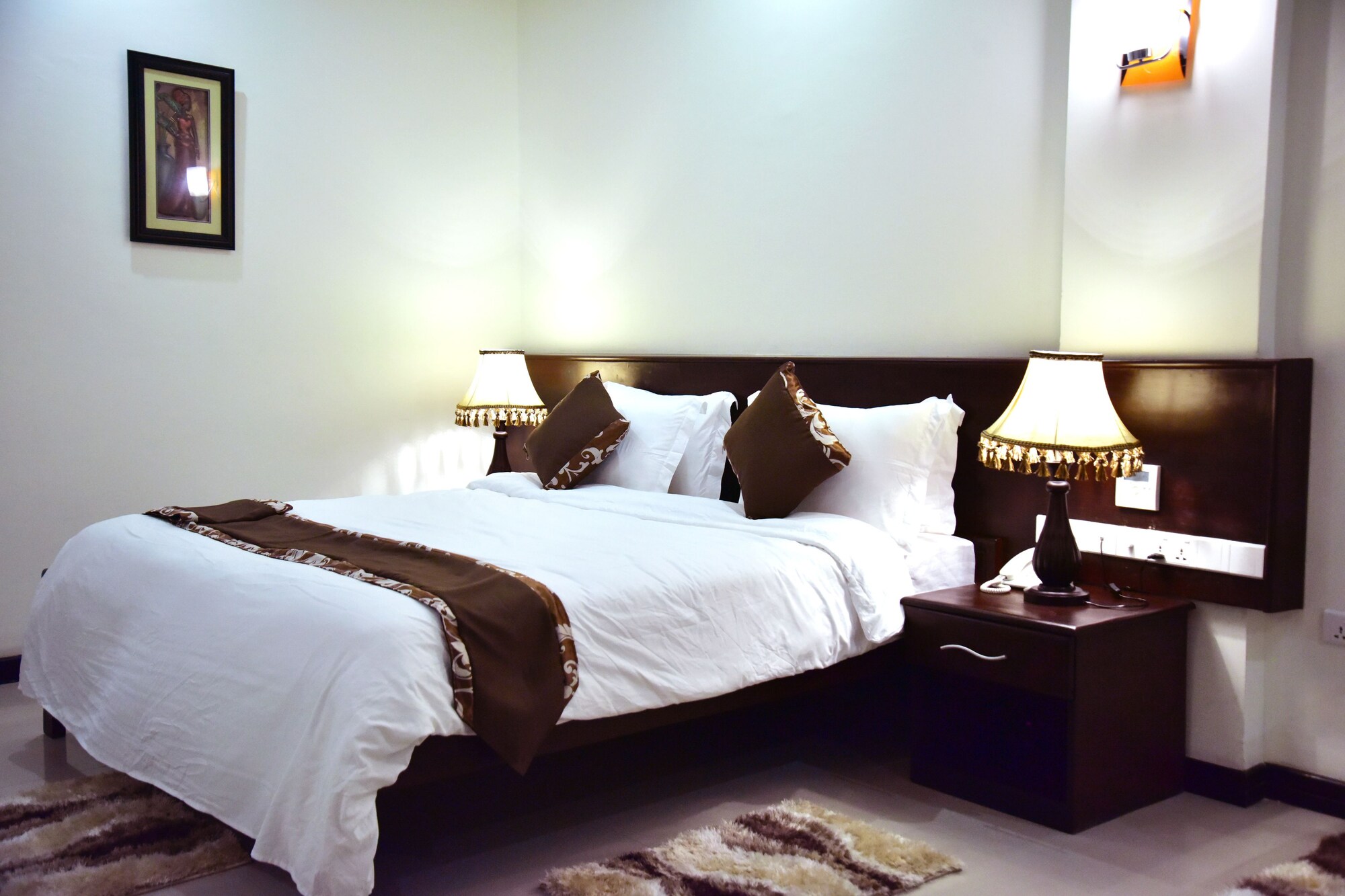 SUPERIOR, KING BED