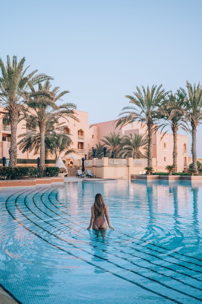 Al Husn Hotel Muscat 25/50