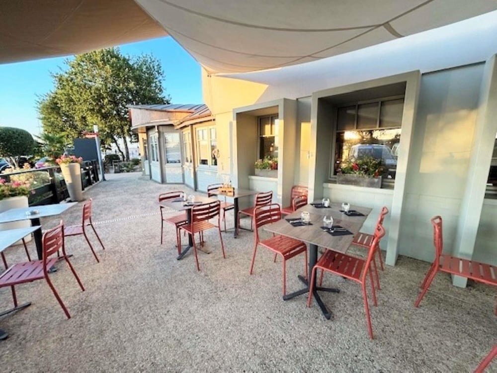Ibis Poitiers Sud 49/67