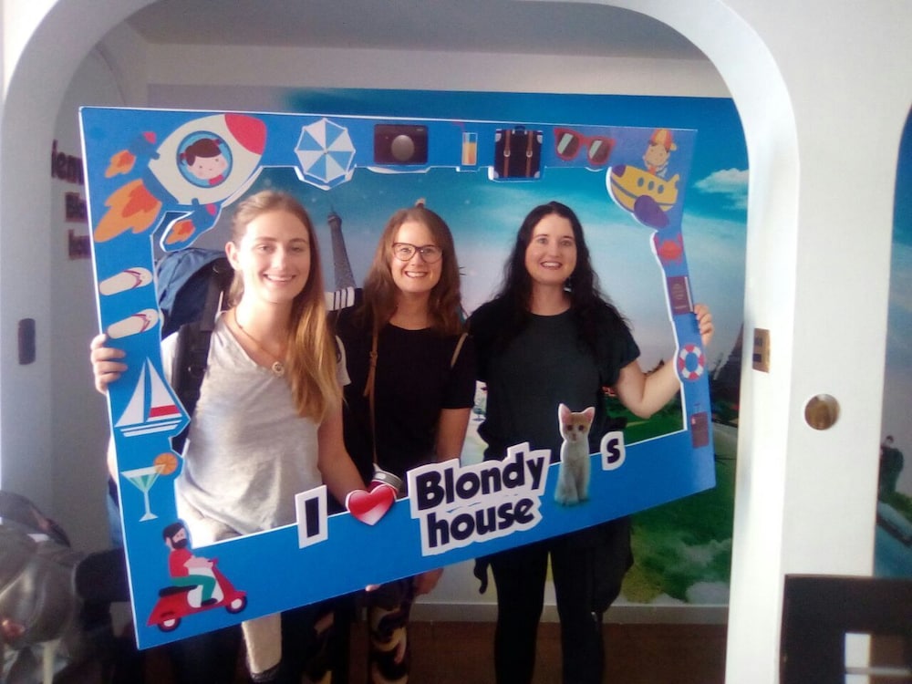 Blondys House 6/50