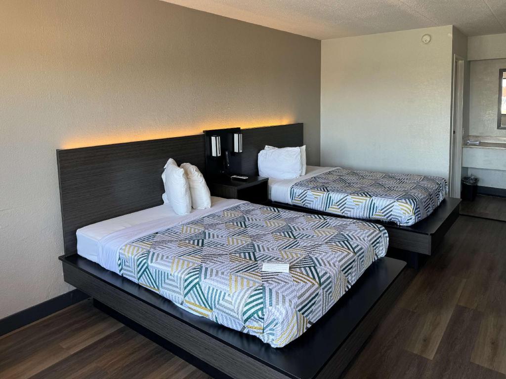 2 Full Beds