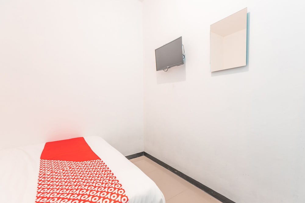 OYO 2223 J&b Room Utan Kayu 17/21