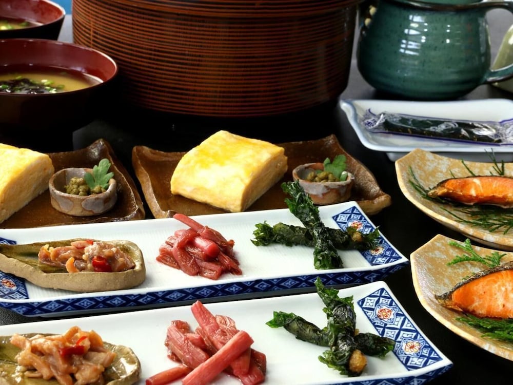 Kannabe Highland Hotel 8/25