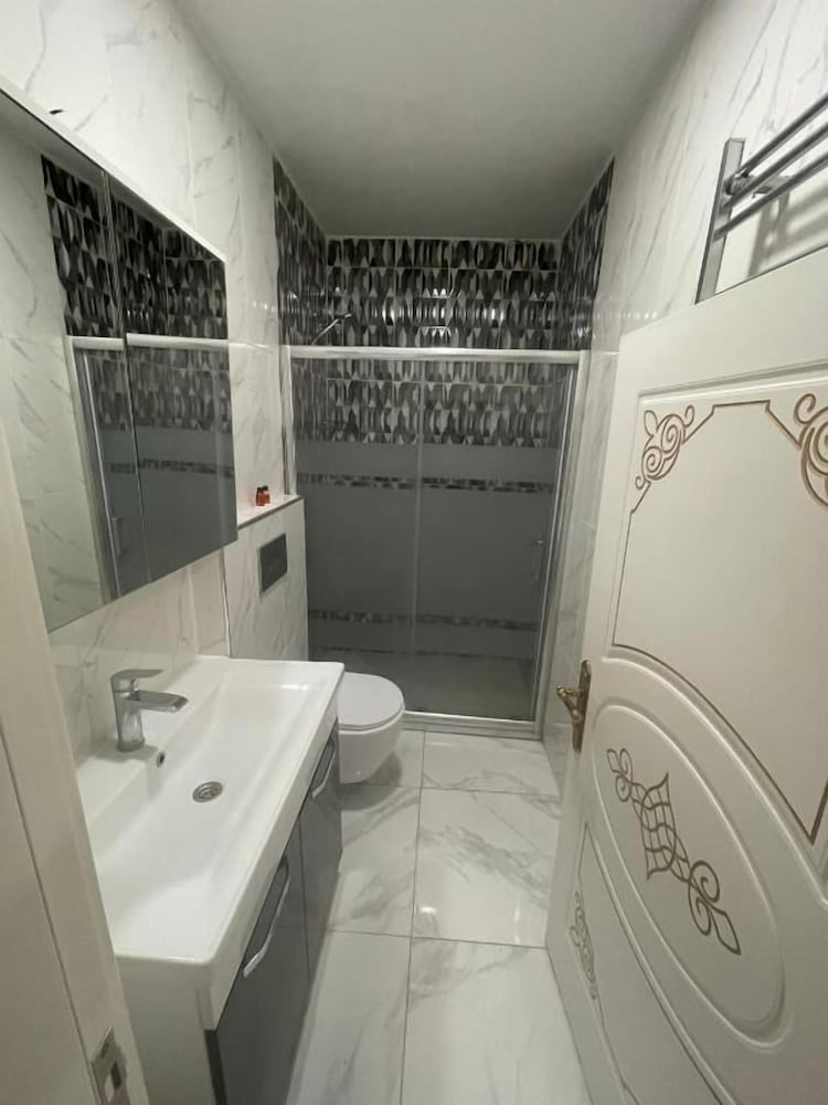 Avrasya Queen Hotel 29/30