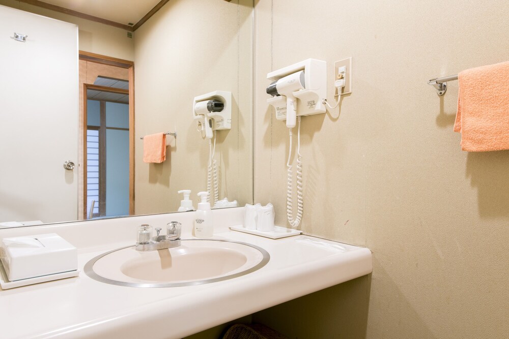 ISAWA TOKIWA HOTEL 37/41