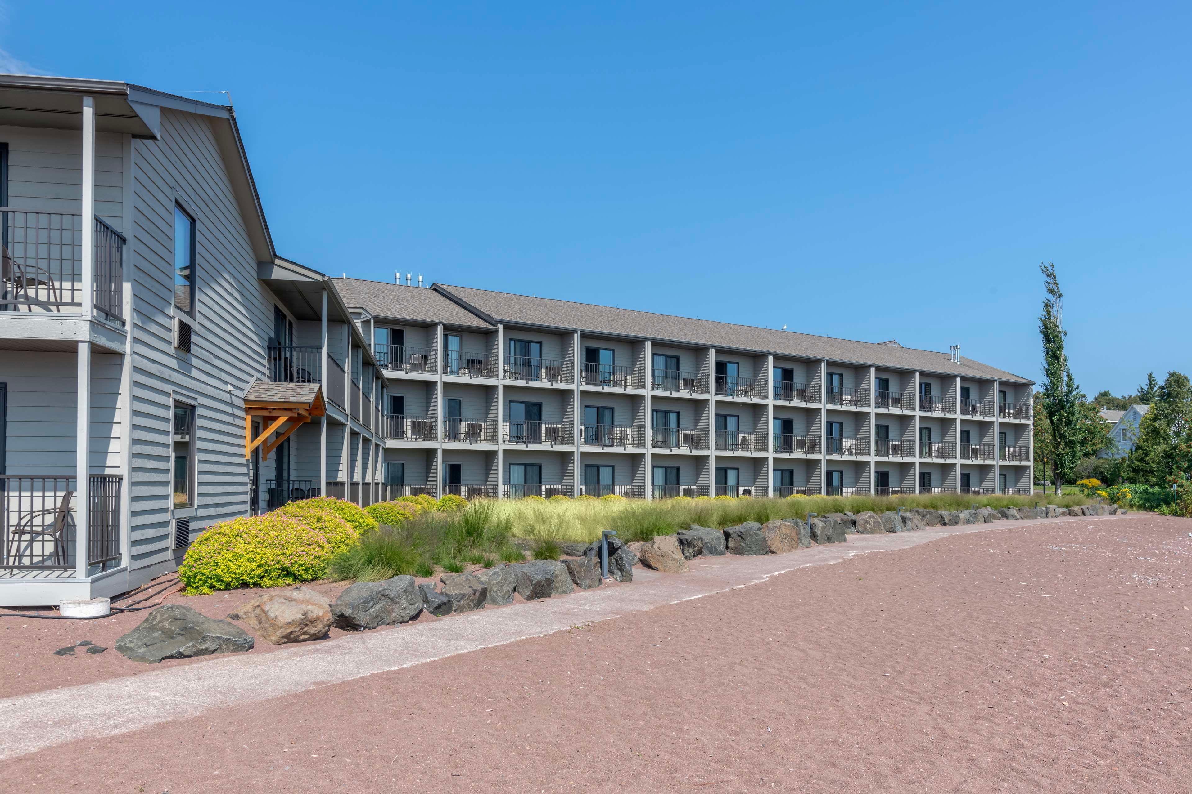 Best Western Plus Superior Inn thumb 3