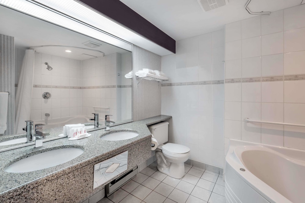 Ramada Plaza By Wyndham Gatineau/Manoir Du Casino 11/47