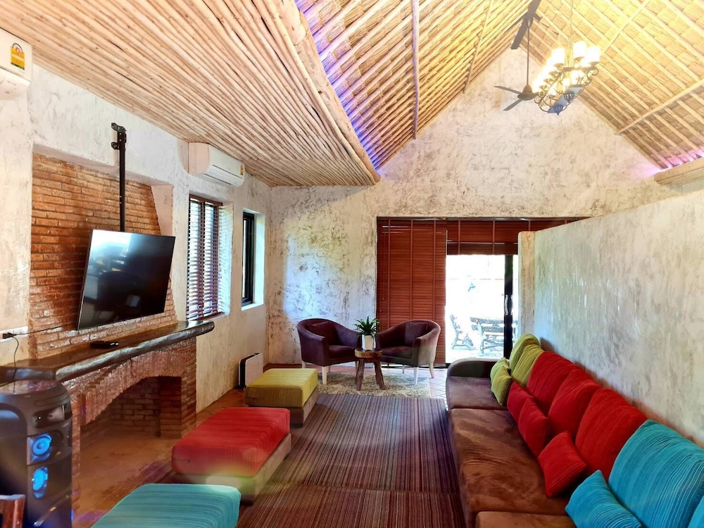 Baanpong Lodge 24/50