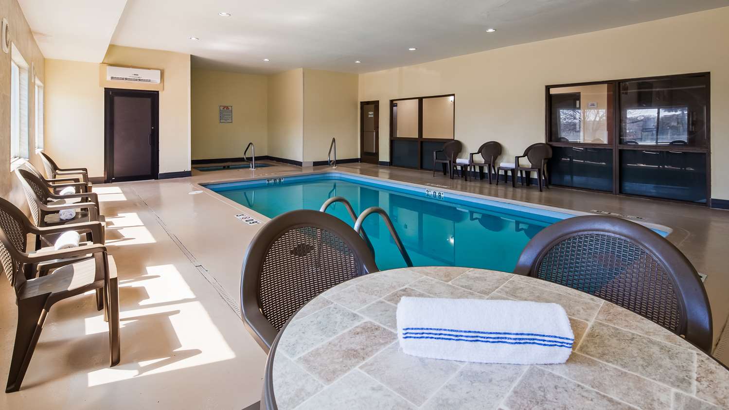 Red Lion Inn & Suites Blue Springs 5/12