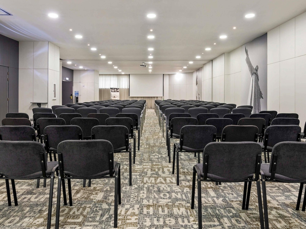 Mercure Lisboa 67/73