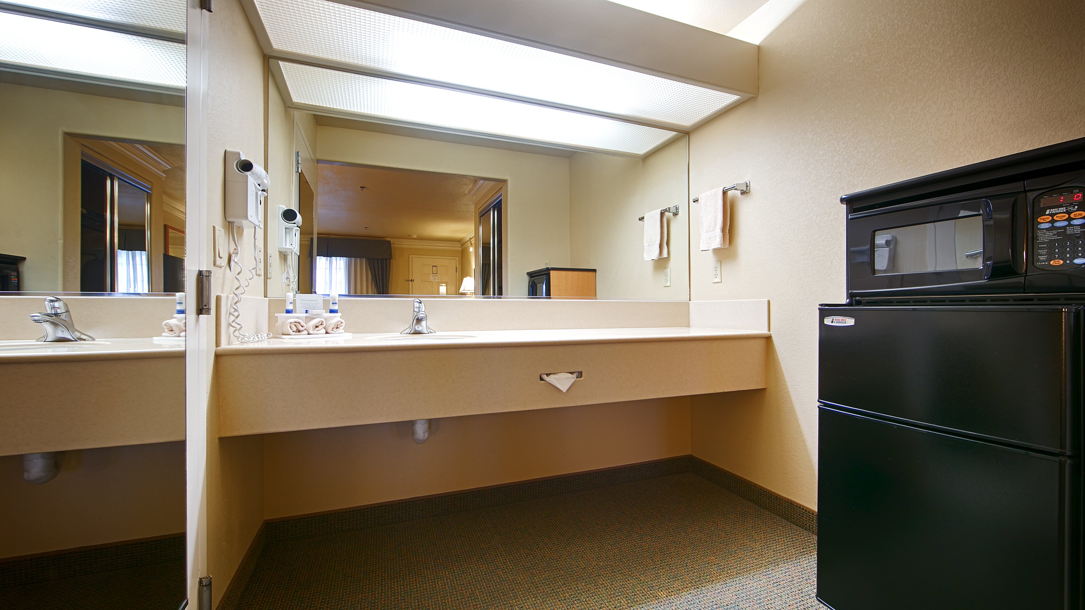 Best Western Inn & Suites Lemoore 36/36