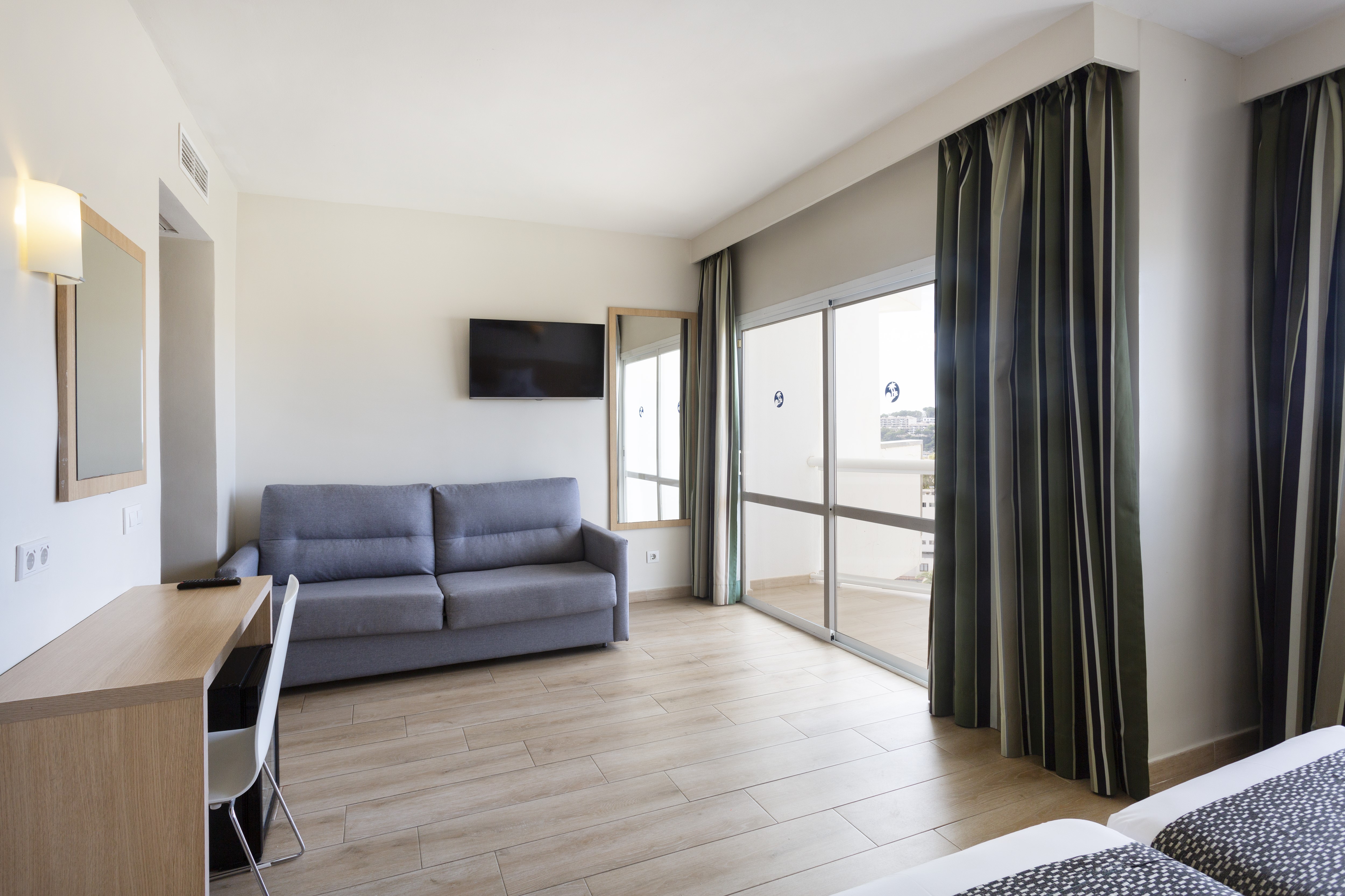Samos Hotel 32/50