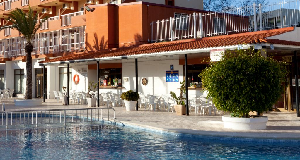 Cabana Hotel 26/27