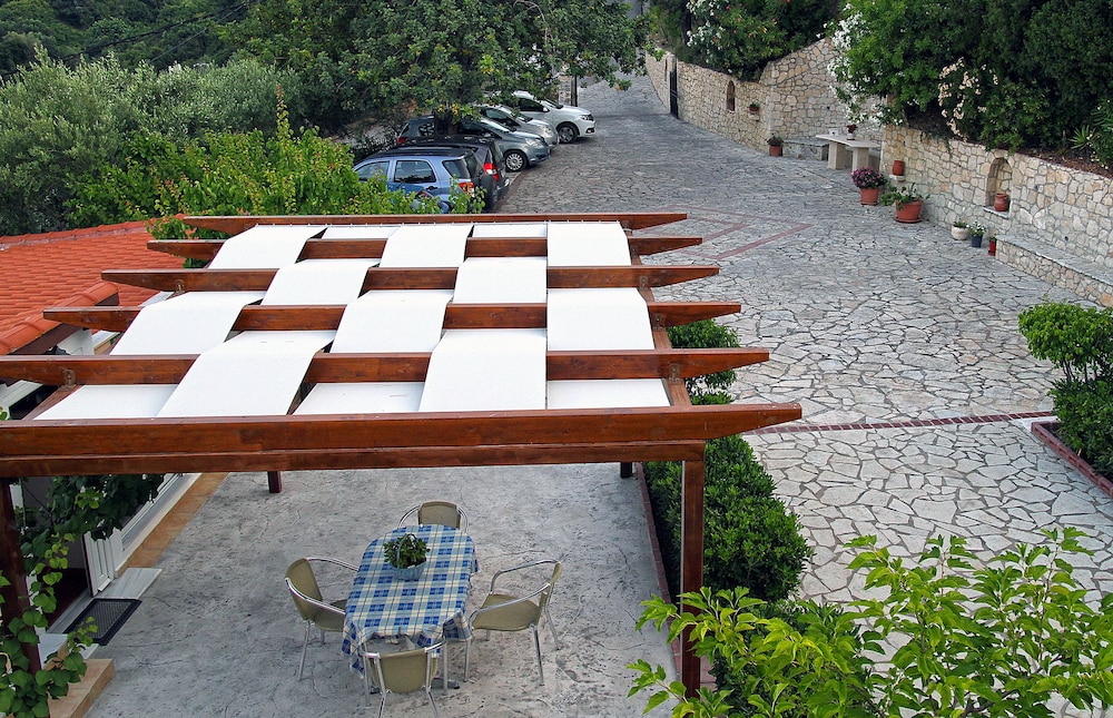 Villa Contessa 6/50