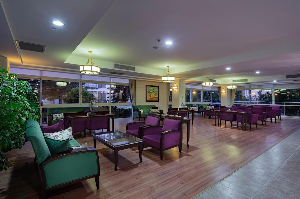 Trendy Side Beach - Adults Only 16 Plus 46/71