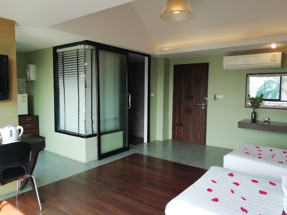 MANDALA HOUSE 38/68