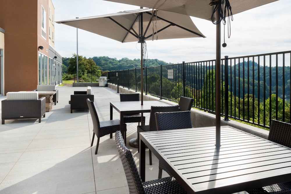 Fairfield Inn And Suites By Marriott Huntington 40/46