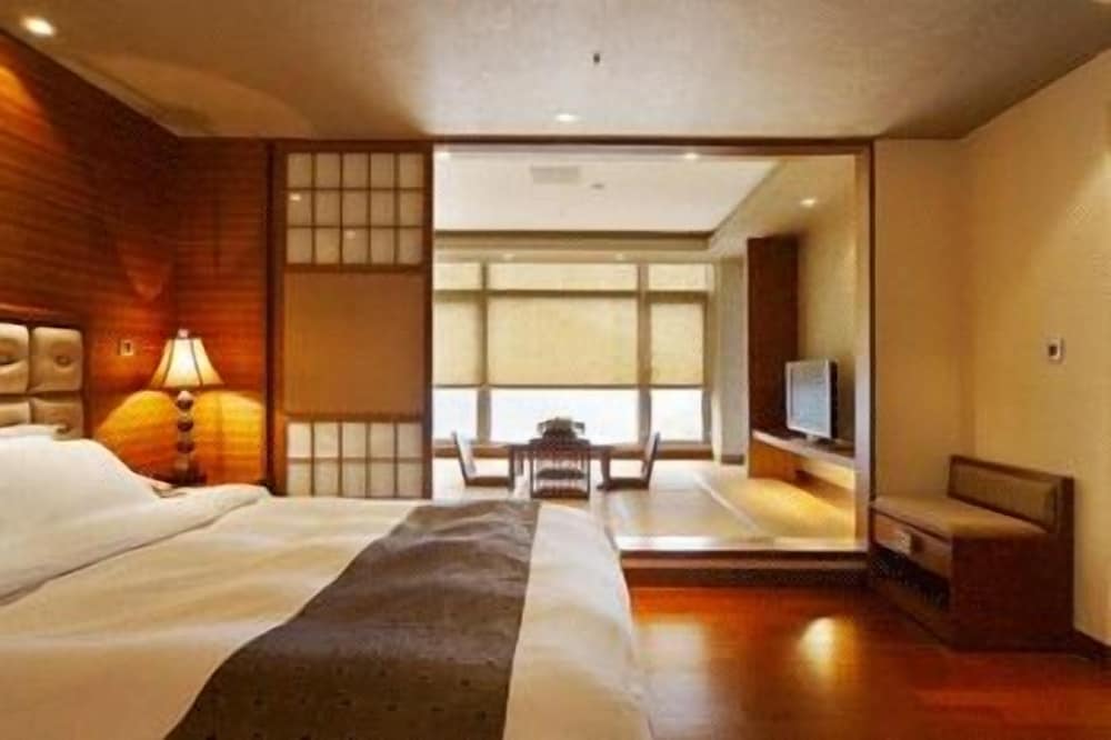 Cedarwood Villa 12/46