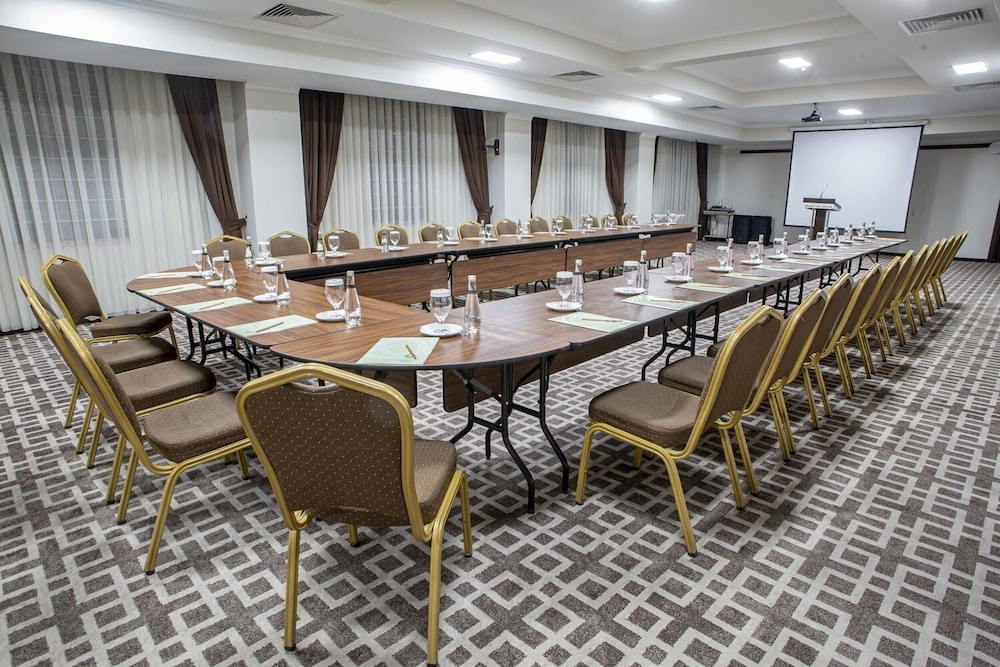 Grand Cali Hotel 38/50