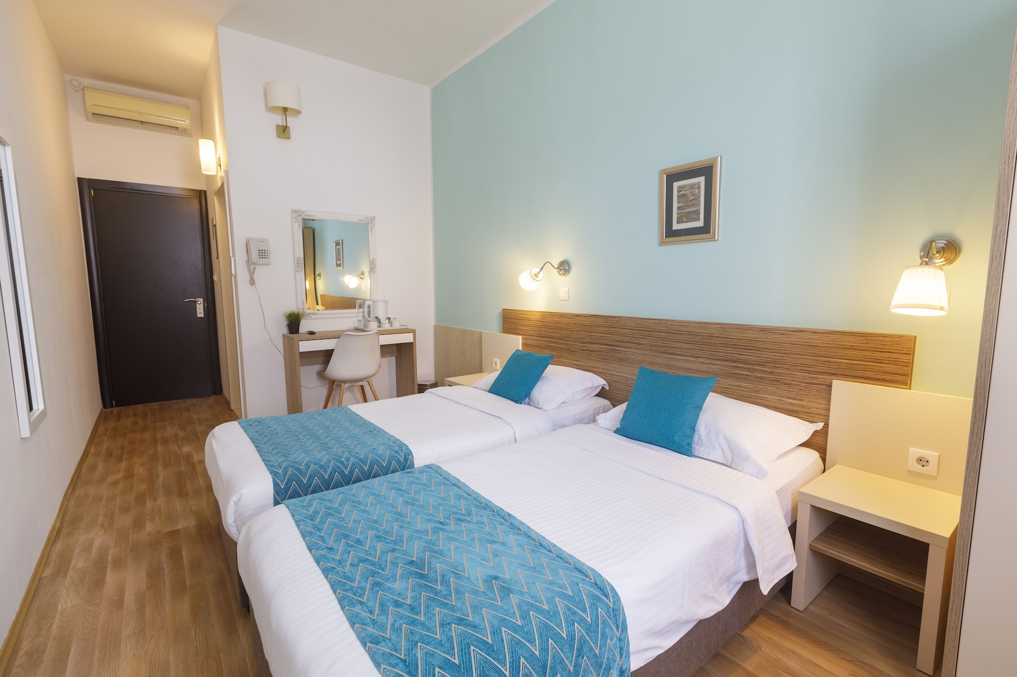 غرفة قياسية بسريرين منفصلين، Annex Building Art Hotel 4/10