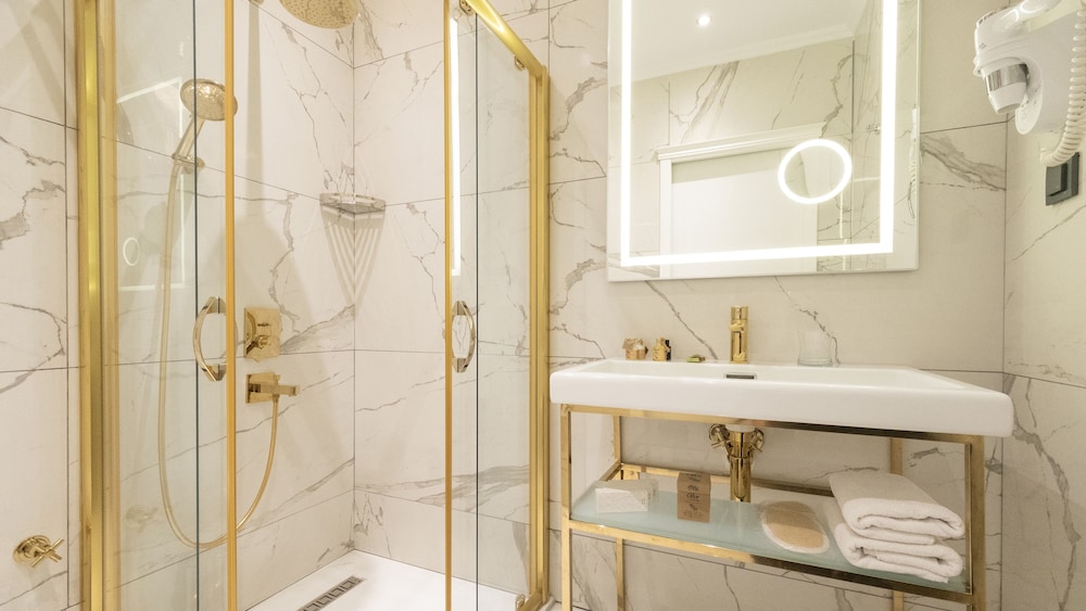 Loop Hotel Bosphorus Istanbul 48/50