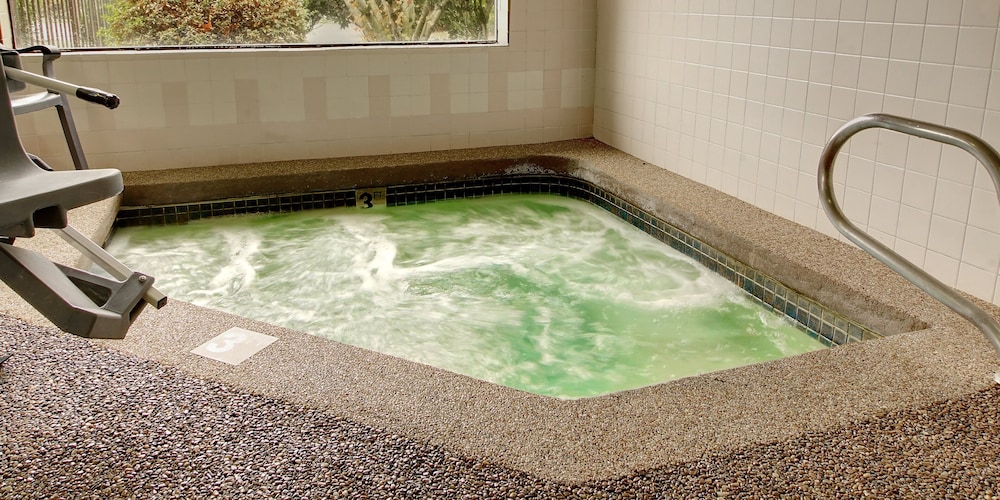 Phoenix Inn Suites South Salem 50/57