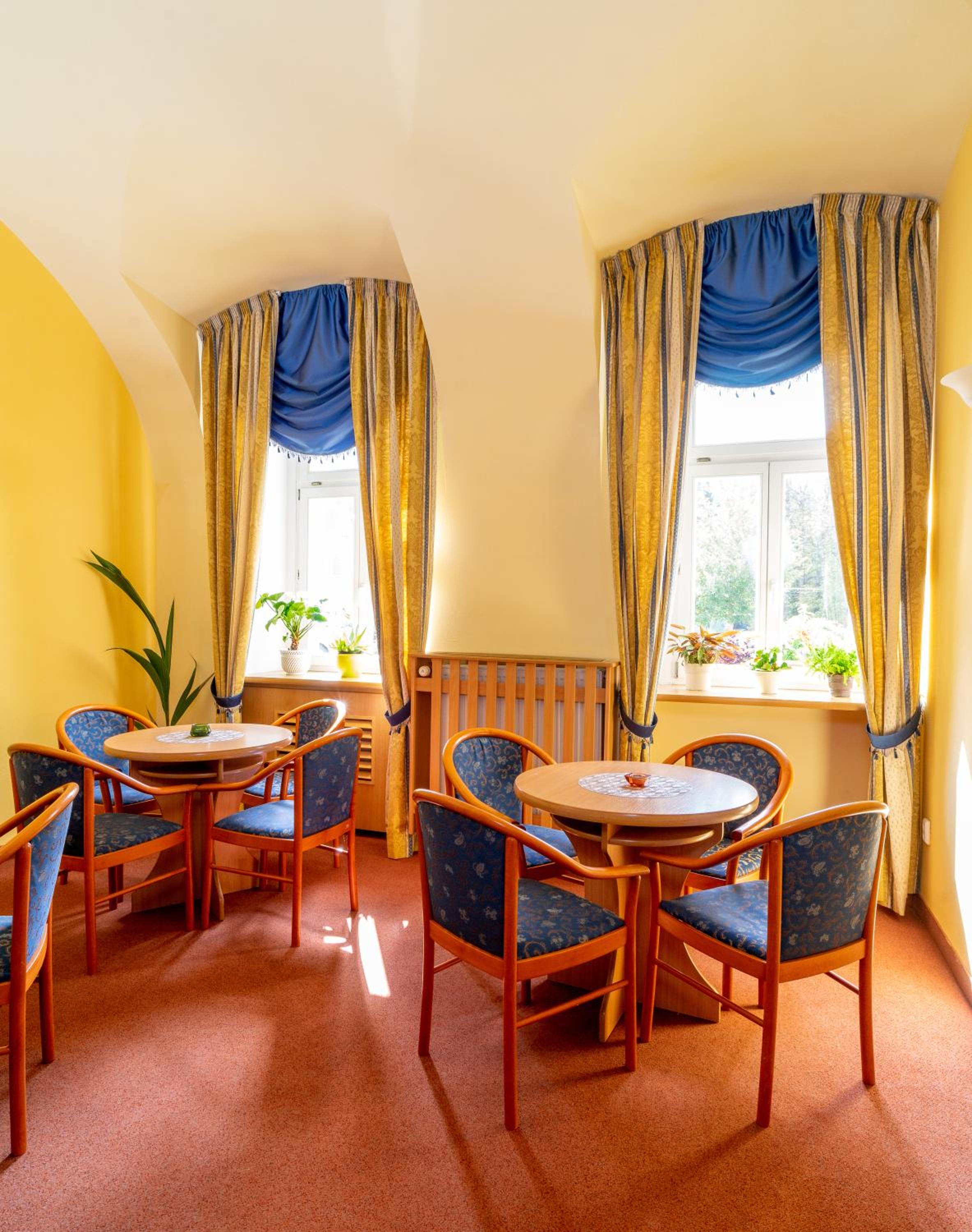 Paris Hotel 38/46