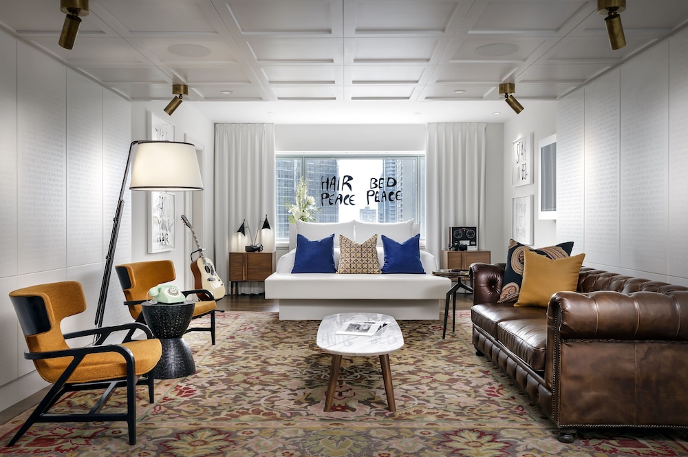 Fairmont The Queen Elizabeth 37/71