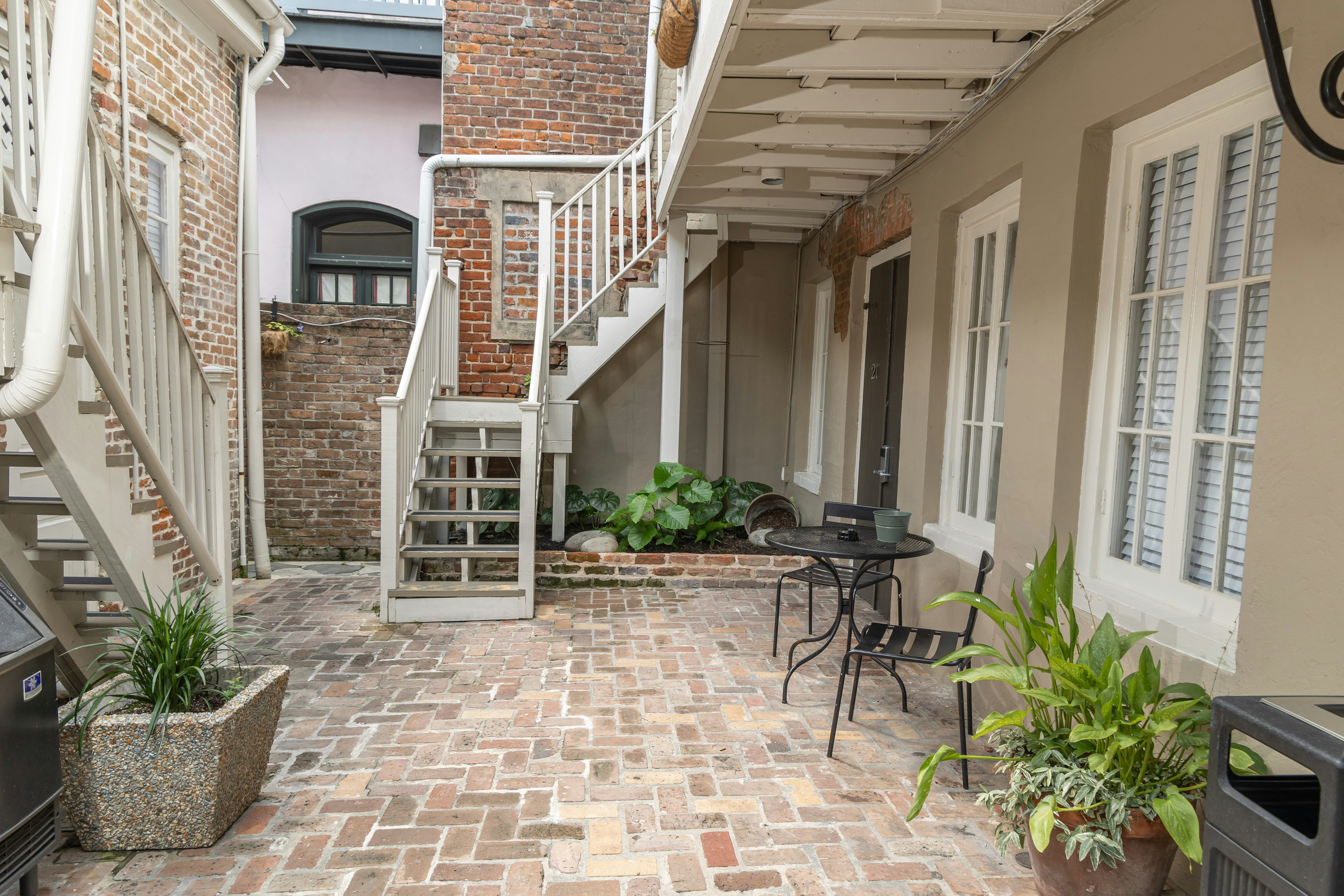 Inn On Ursulines 42/45