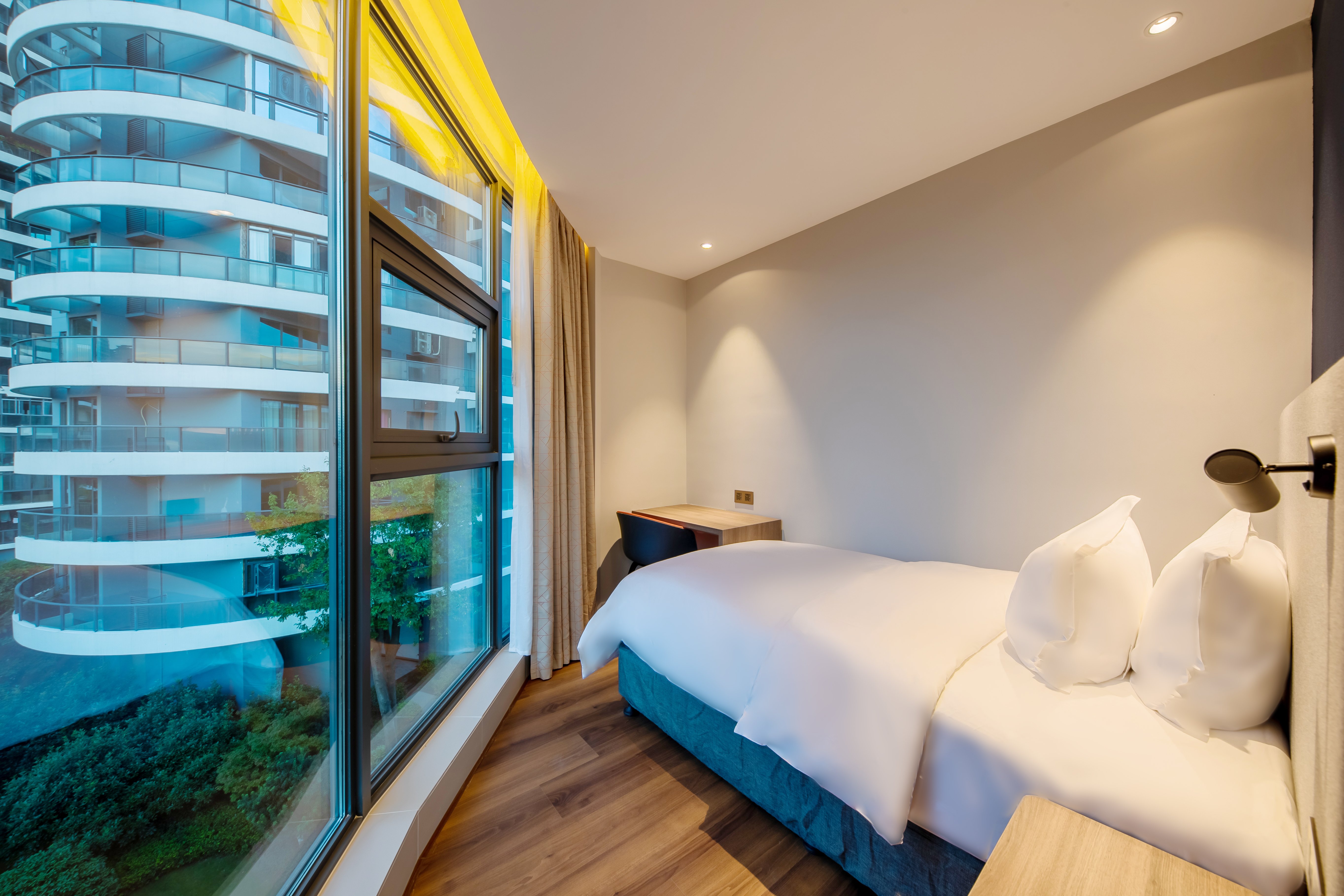 Holiday Inn Express Yichang Riverside 26/81
