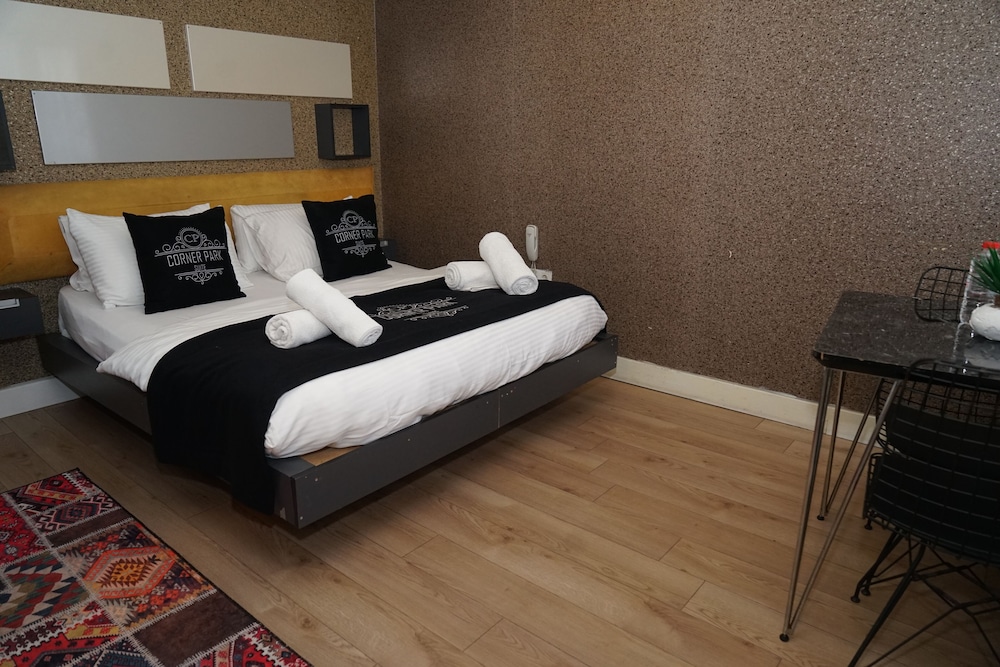 Suite, Kitchen