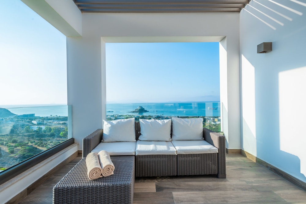 White Rock Of Kos - Adults Only 32/62
