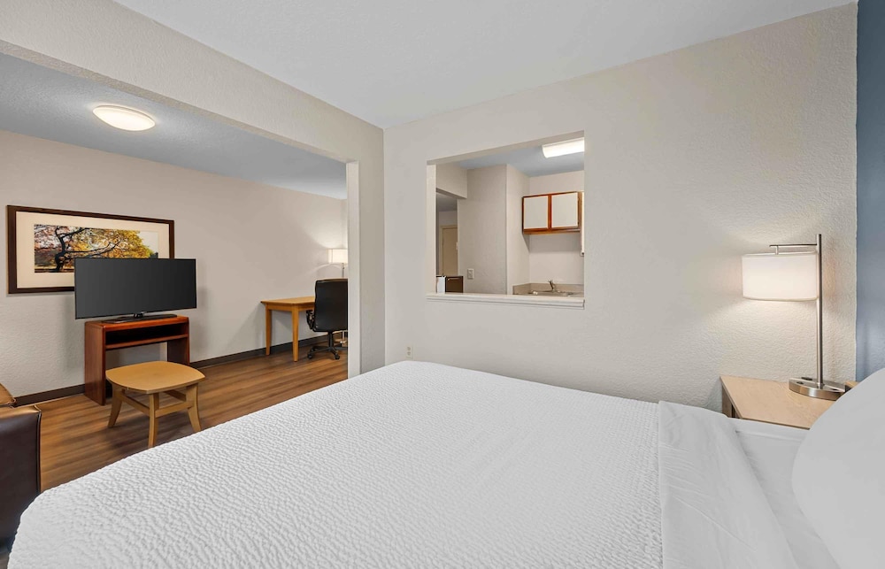 Extended Stay America - Fort Wayne - North 15/50