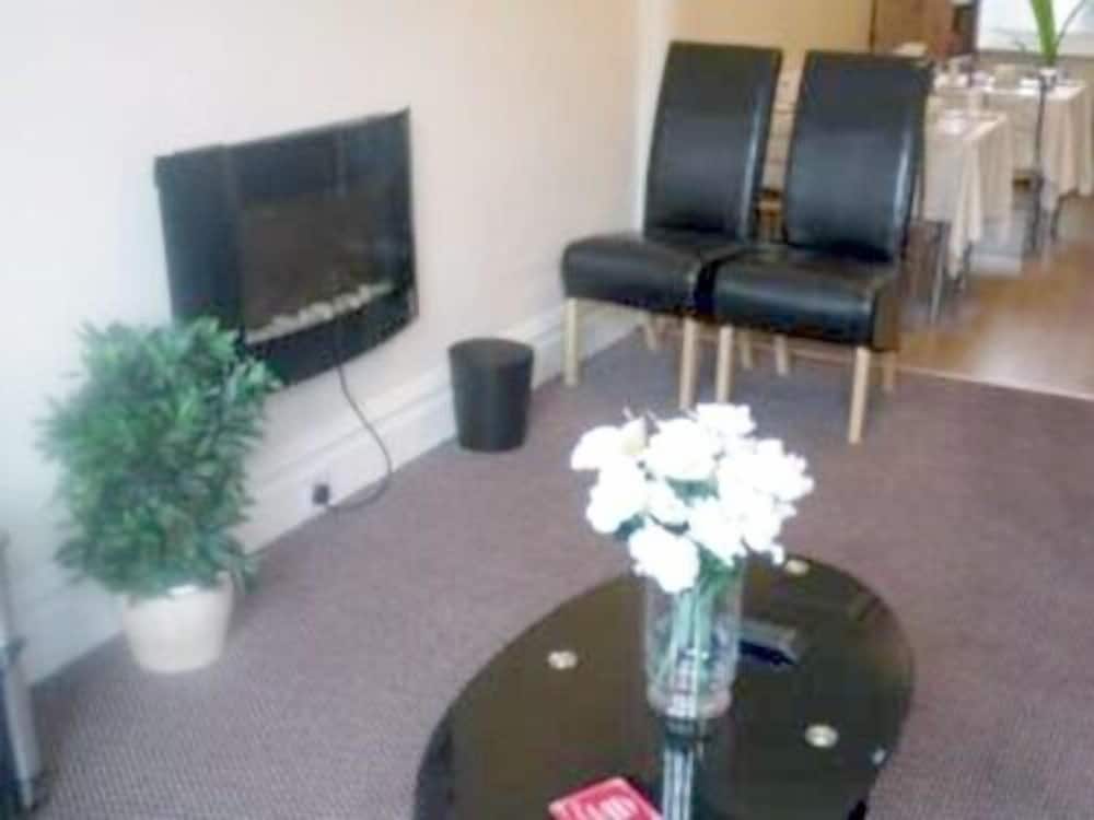 Hazelgrove Guest House 18/25