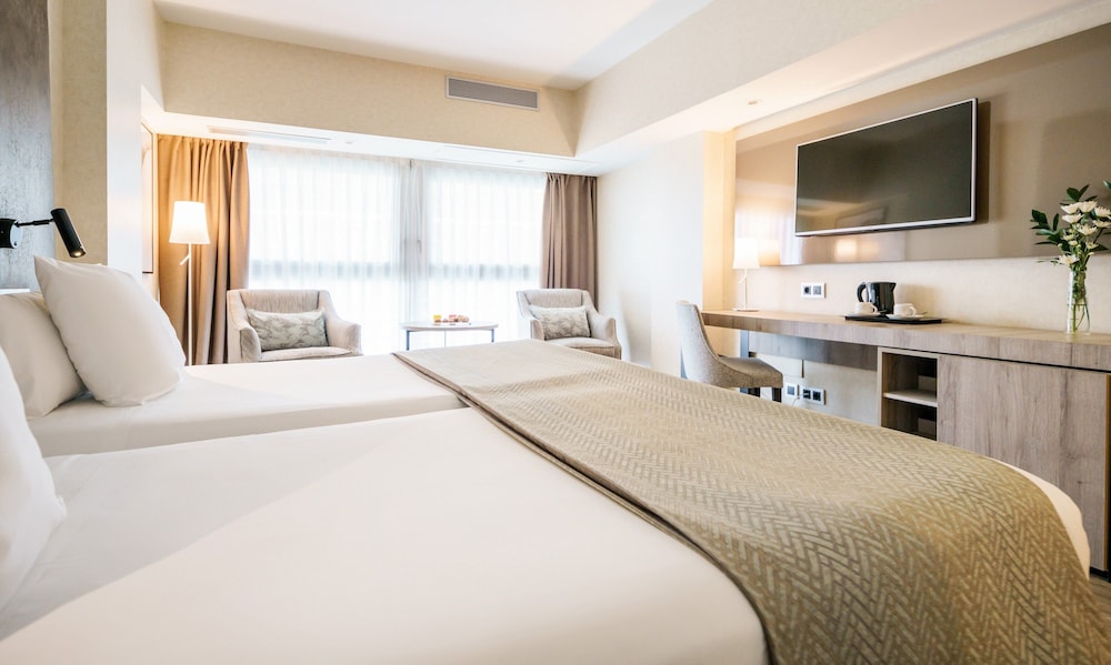 ROOM, SINGLE, DOUBLE BED