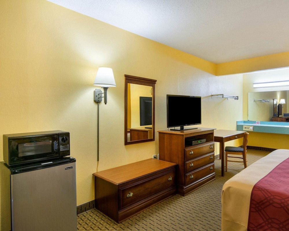 Econo Lodge Fredericksburg Near I-95 28/44